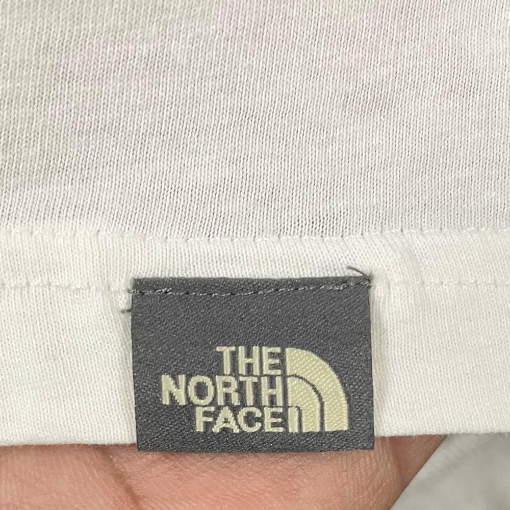 THE NORTH FACE AUTHENTIC WHITE CREW NECK T-SHIRT FOR MEN’S AND WOMEN’S - Picture 7 of 7